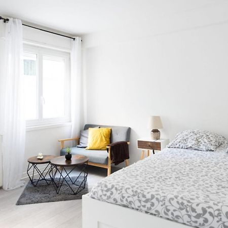 Spacious Studio In The Center Of Montmartre Parijs Buitenkant foto