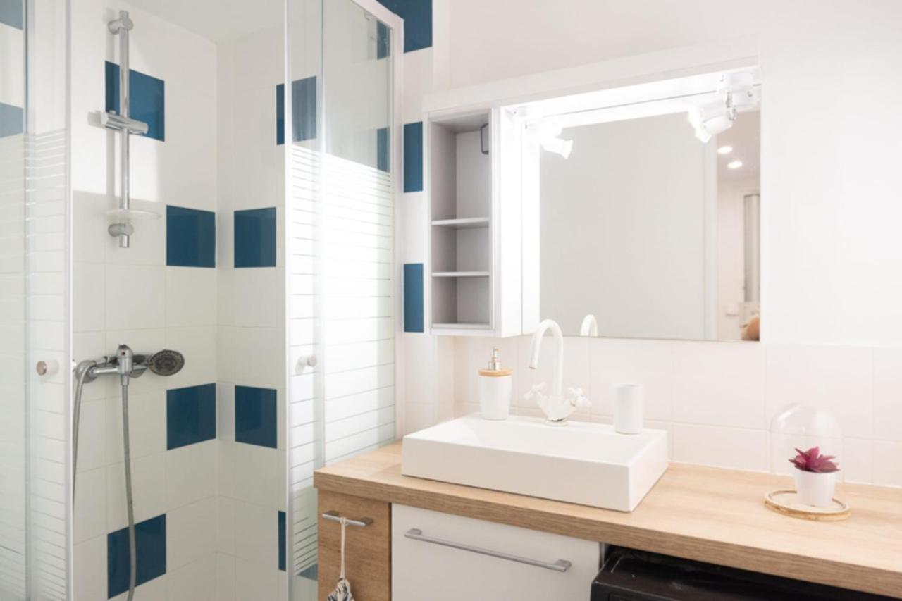Spacious Studio In The Center Of Montmartre Parijs Buitenkant foto